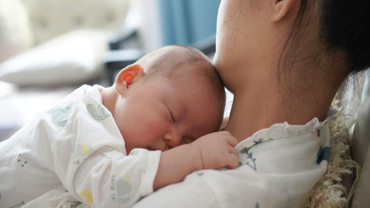 baby sleeping on mama tips