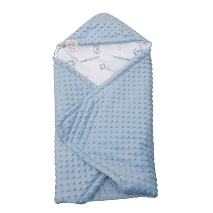 Hood detail of Evcushy Up in the Sky Car Seat Blanket for newborns 3 points harness